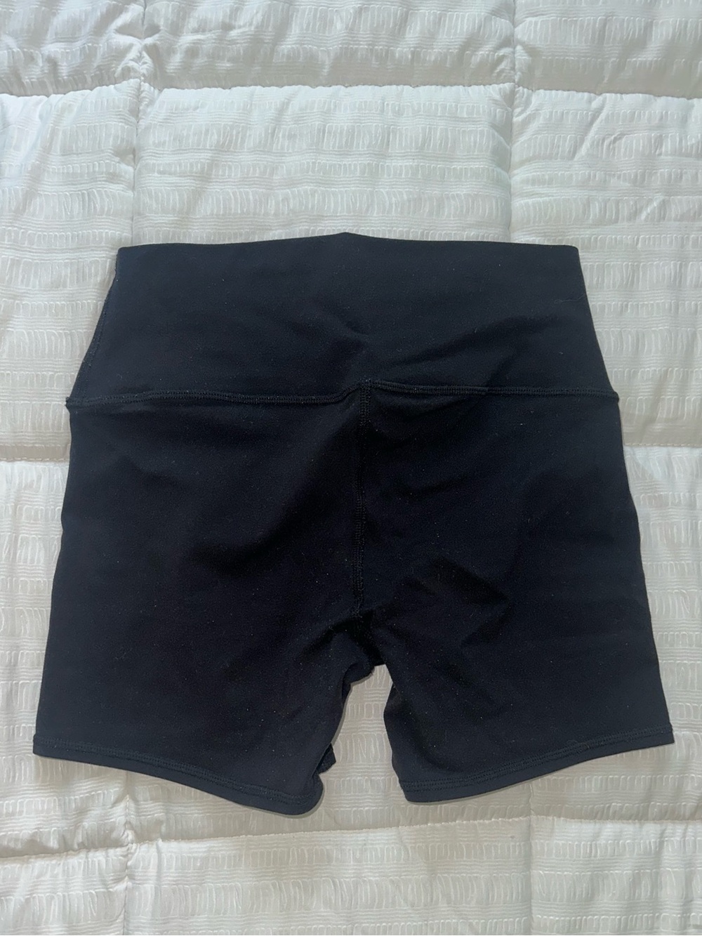 Alo Yoga Shorts - Picture 2 of 2